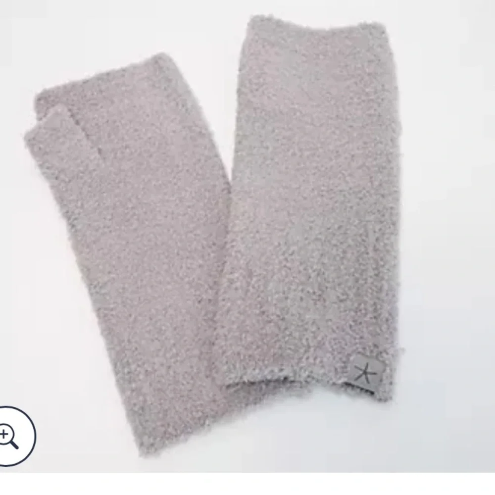 NWT Barefoot Dreams Fingerless Gloves- in pewter B6